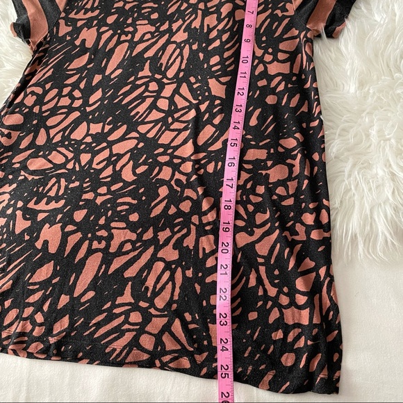 LOFT • Black & Blush Top - Picture 5 of 11